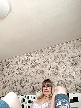 gentleblonde's cam snapshot