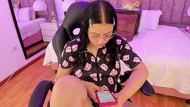 Amy_Ferreira's cam snapshot