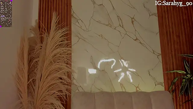 sara_gwen's cam snapshot