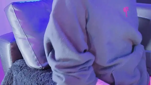 nova_salvatore's cam snapshot