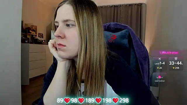 Olivia_Munk's cam snapshot