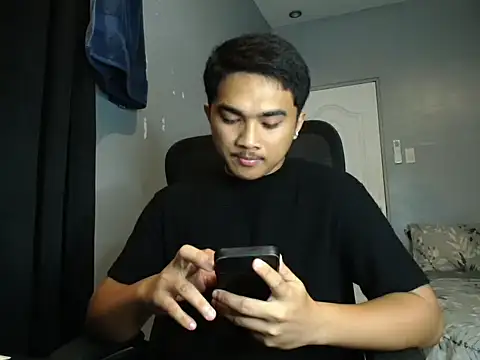 pinoyAdrianneXXX live sex cam
