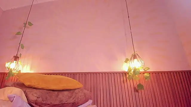 daphne_courtis's cam snapshot