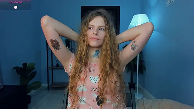 RayaNenlia's cam snapshot