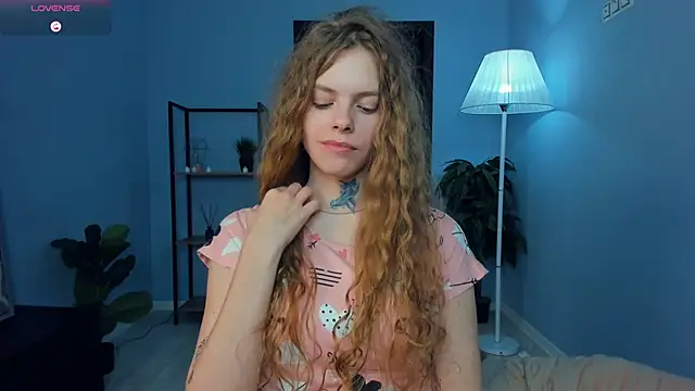 RayaNenlia's cam snapshot