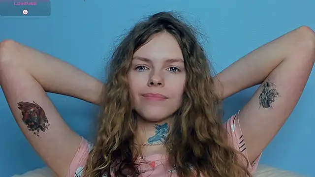 RayaNenlia's cam snapshot