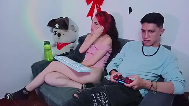 Ambar_and_daimon_'s cam snapshot