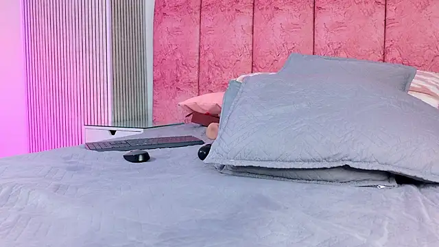 emmacurvy's cam snapshot