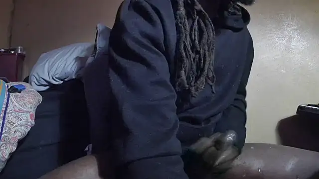 EYEzIAM live sex cam