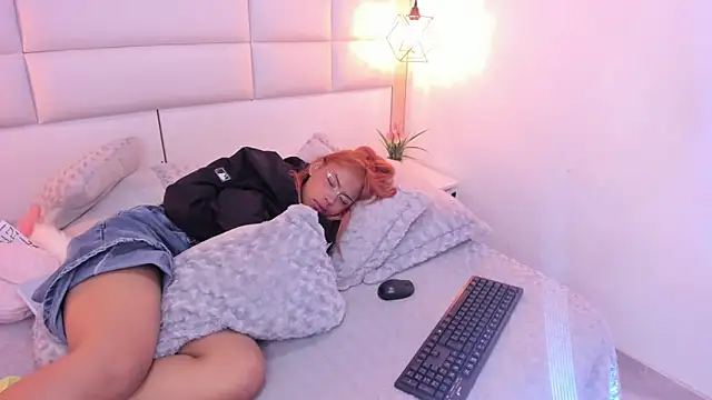 Sofia_clk's cam snapshot