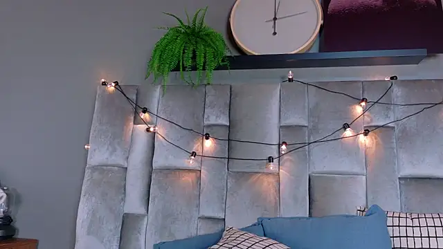 EmmaLou__'s cam snapshot