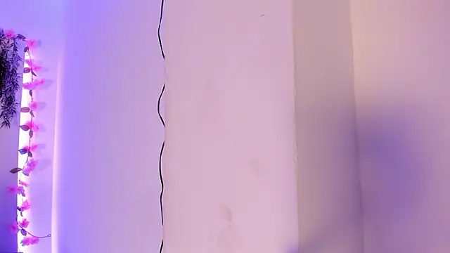 abbiecollins_js's cam snapshot