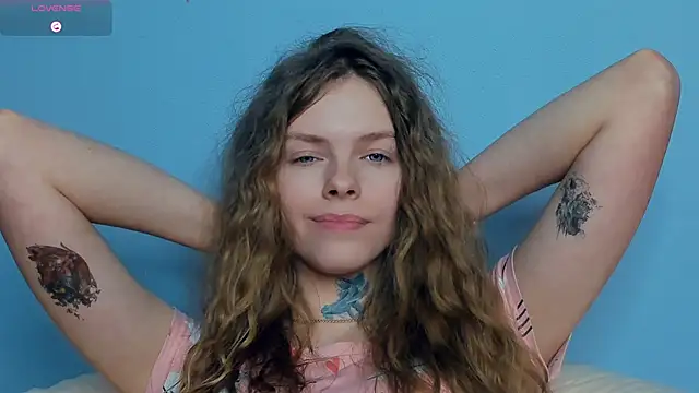 RayaNenlia's cam snapshot