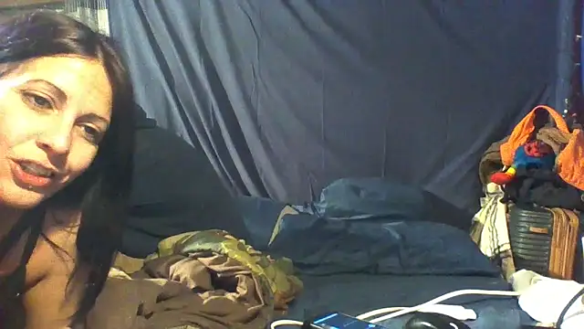 SillyRabbitz's cam snapshot