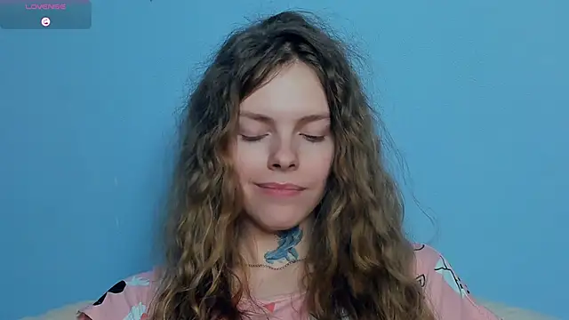 RayaNenlia's cam snapshot