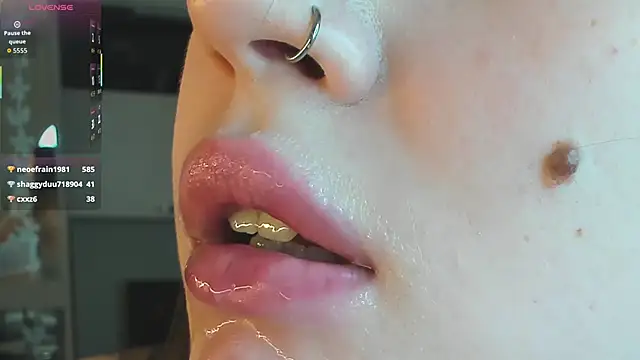 HeatherNextDoor's cam snapshot