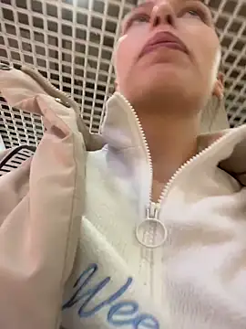 LeiaMood live sex cam