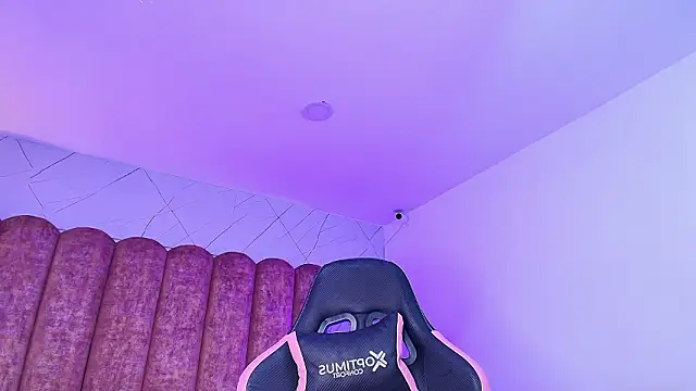 Fluffy_Bubble21's cam snapshot