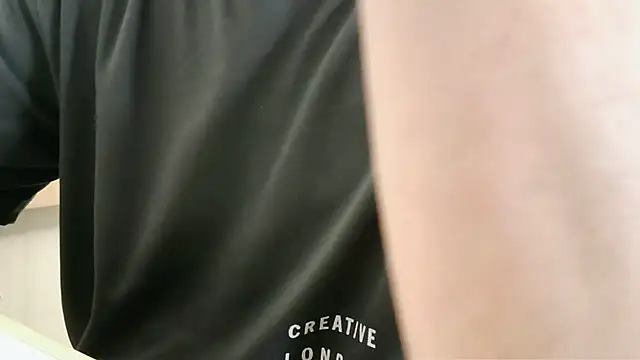 XiaoGuoGuo284512 live sex cam