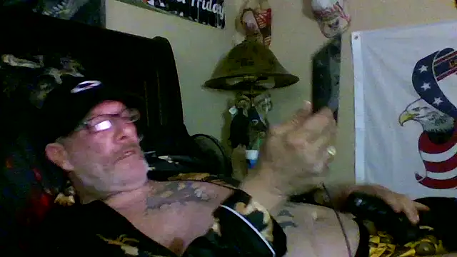 bigdaddyrooster live sex cam