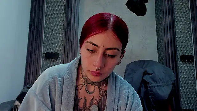 selene_red_'s cam snapshot