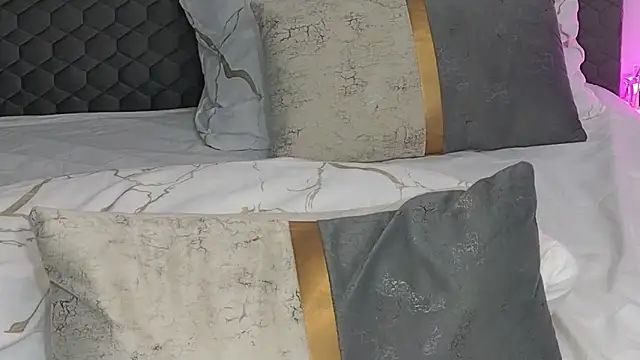 SophieWild's cam snapshot