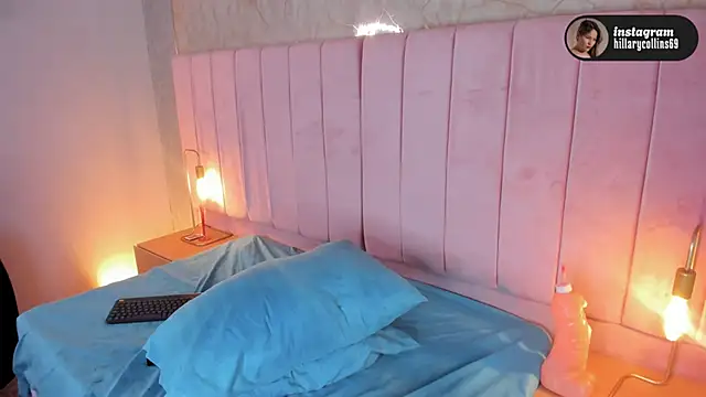 Hillary_Collins1's cam snapshot