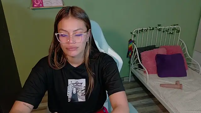 Emerald_Sparkles_'s cam snapshot