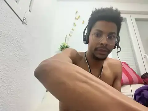 BullBreeder live sex cam