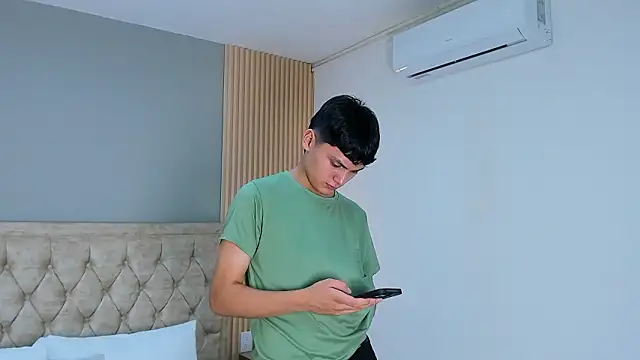 Maxii18_'s cam snapshot