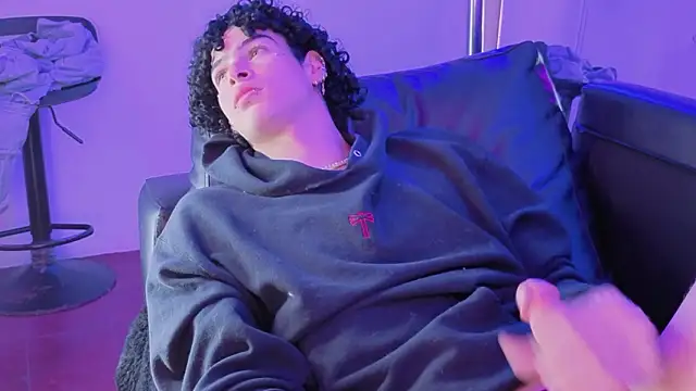 nova_salvatore's cam snapshot