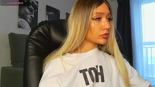 Lisa_Shultz's cam snapshot