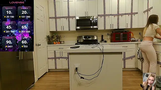 Blondiewithanass's cam snapshot