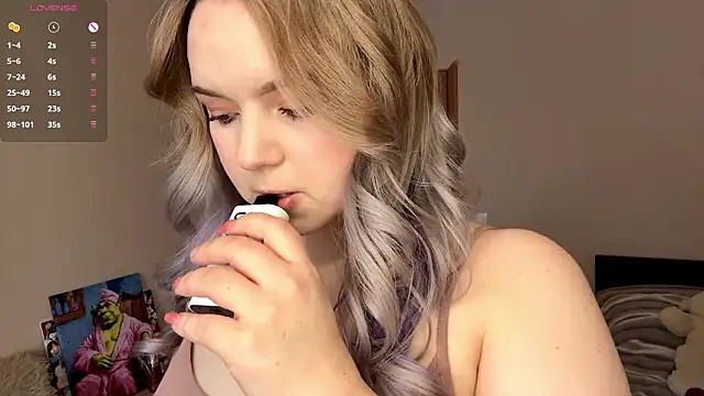 ZaraCreedon's cam snapshot