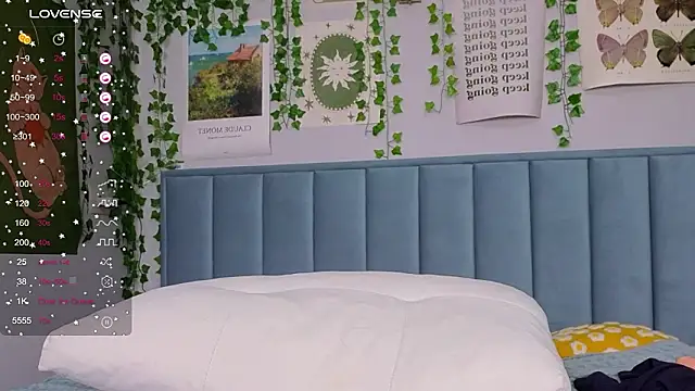 Fit_Brunette_'s cam snapshot