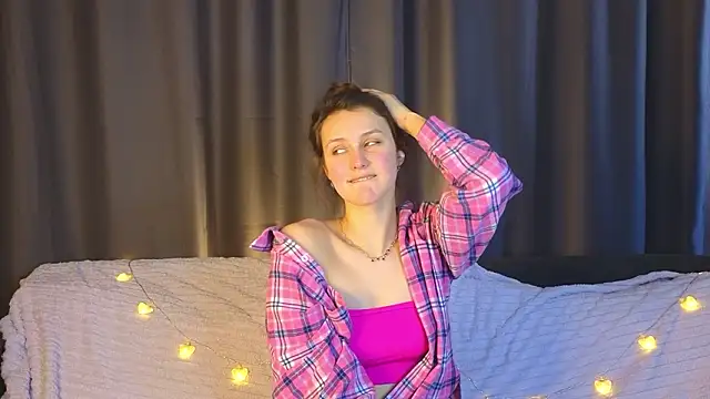 FoxFever's cam snapshot