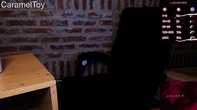 CaramelToy live sex cam