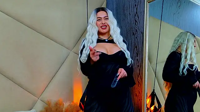 ChloeFrost's cam snapshot