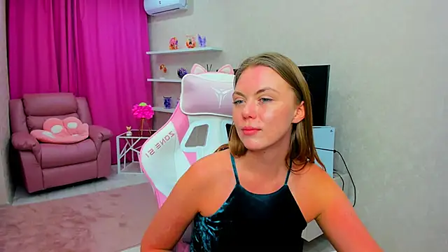 Strawberrye live sex cam