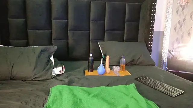 petitelittleebony's cam snapshot