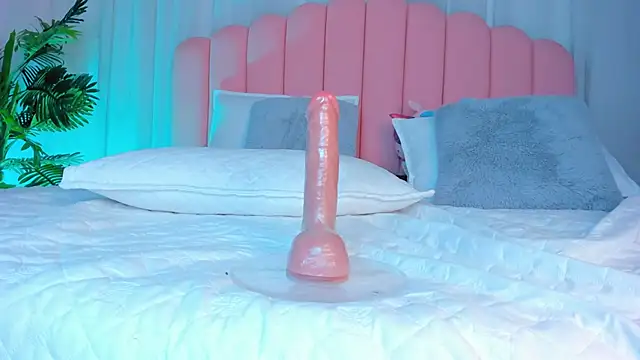 alisson_taylor__'s cam snapshot