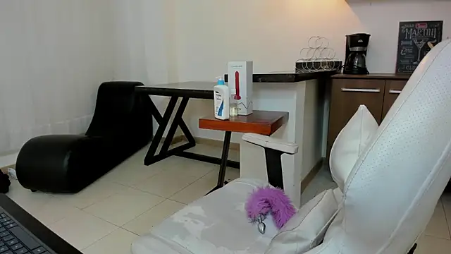 Lizzie_Williams_'s cam snapshot