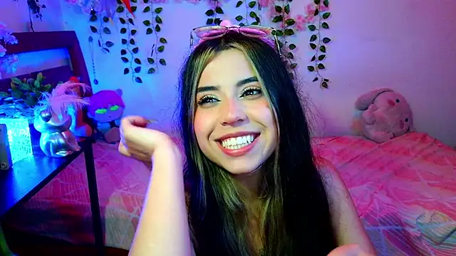 Kittyuwu_'s cam snapshot