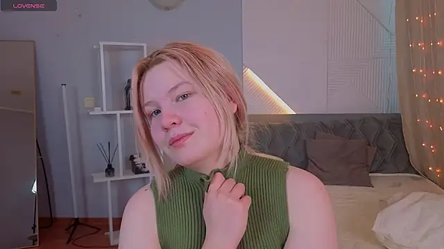 PinkyYoungPie's cam snapshot