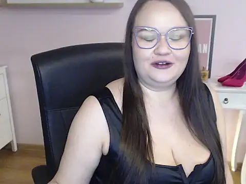 HollyDanceSoul's cam snapshot