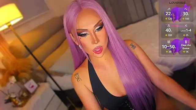 UrSluttyGoddess live sex cam