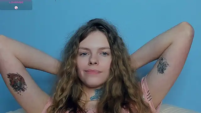 RayaNenlia's cam snapshot