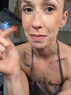 lola_tentatiion live sex cam