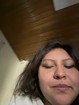 Larissa_Antonella's cam snapshot