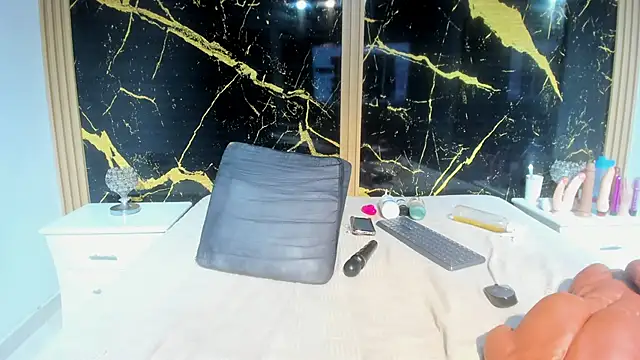 AdrianaVegga live sex cam